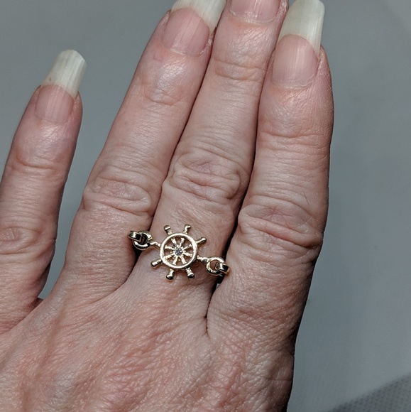 Nautical Ship's Wheel Gold tone Ring w/ Rhinestone - Picture 3 of 8